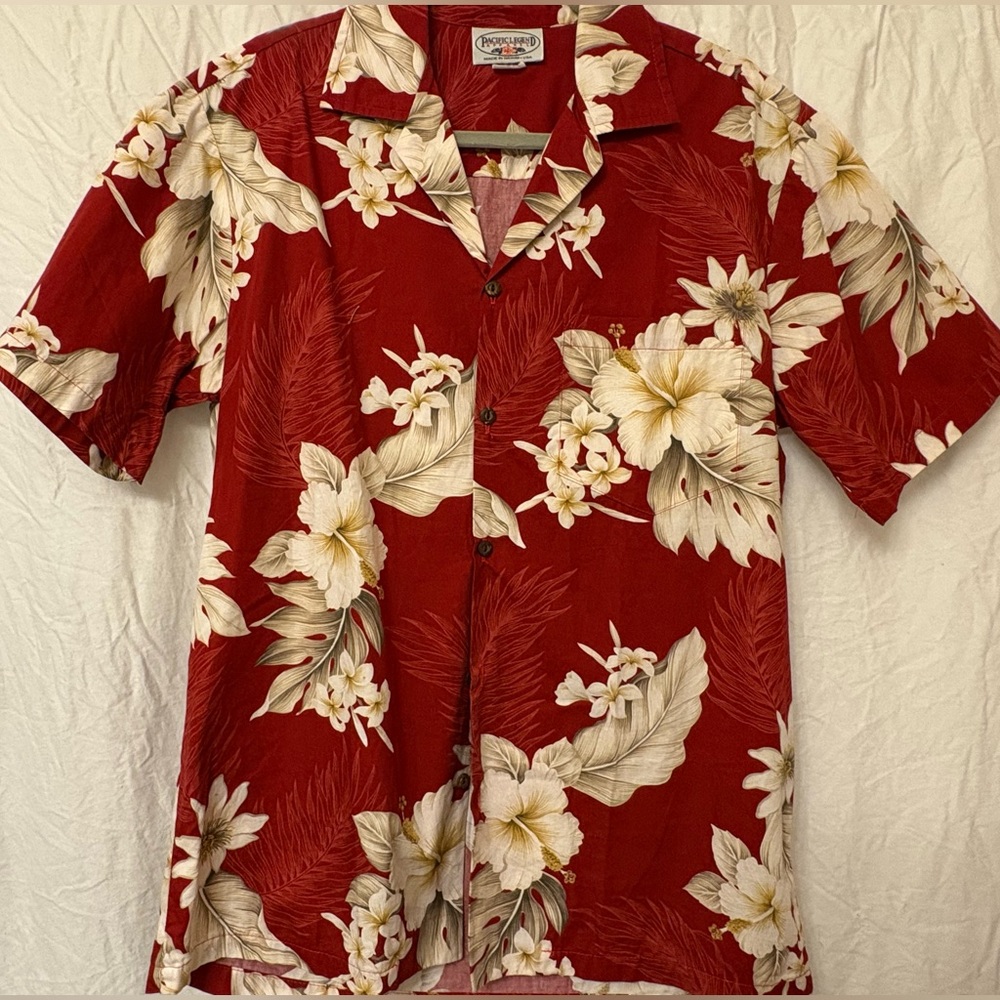 Aloha! Most excellent Hawaiian shirt. Men’s medium, women’s large.
